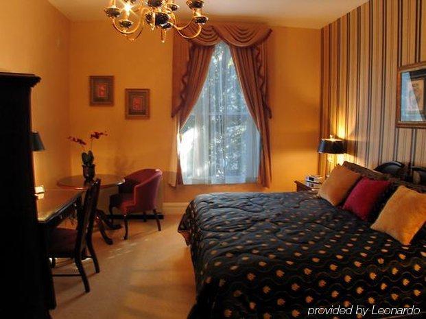 The Stockade Inn Schenectady Room photo